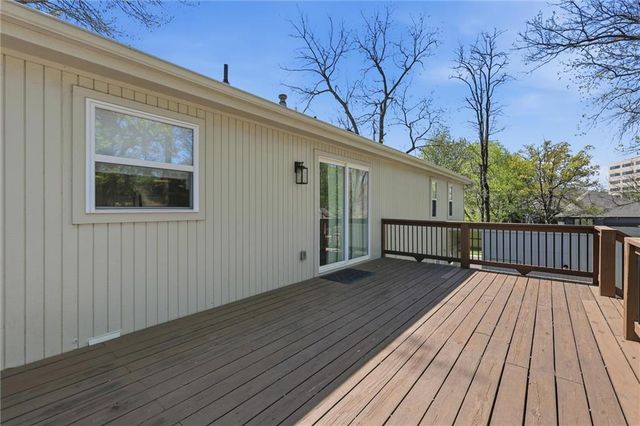 10661 Riggs Drive, Overland Park, KS 66212