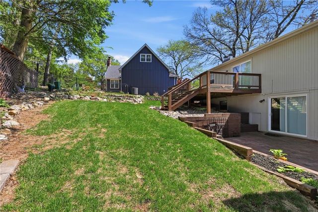 10661 Riggs Drive, Overland Park, KS 66212