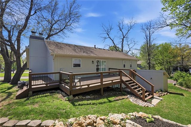 10661 Riggs Drive, Overland Park, KS 66212