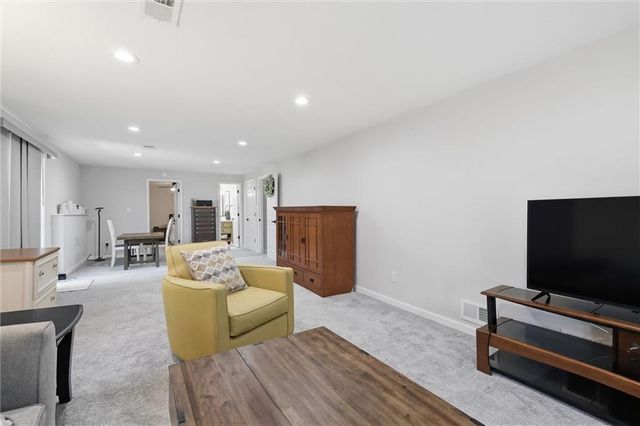 10661 Riggs Drive, Overland Park, KS 66212