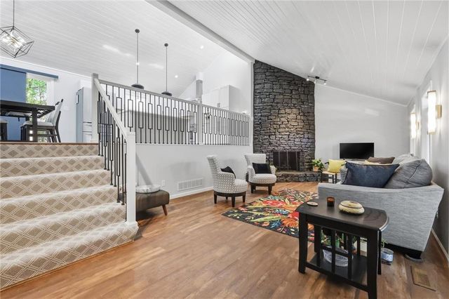 10661 Riggs Drive, Overland Park, KS 66212