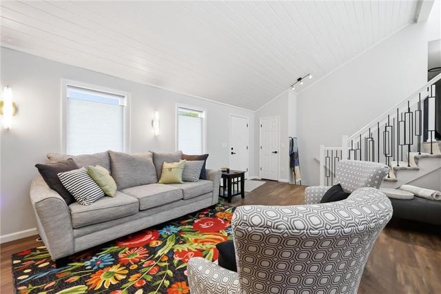 10661 Riggs Drive, Overland Park, KS 66212