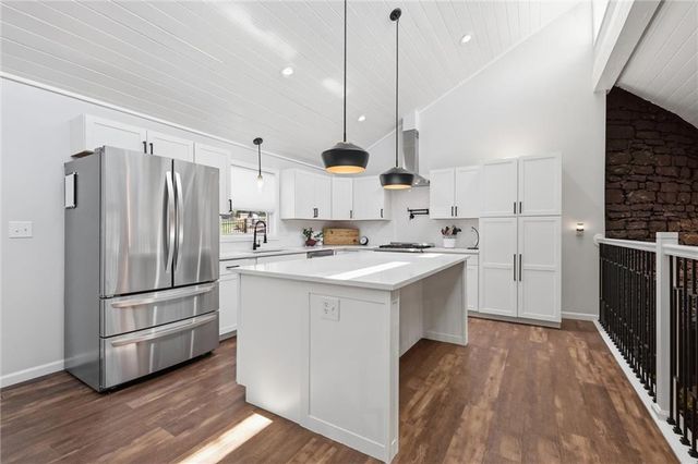 10661 Riggs Drive, Overland Park, KS 66212