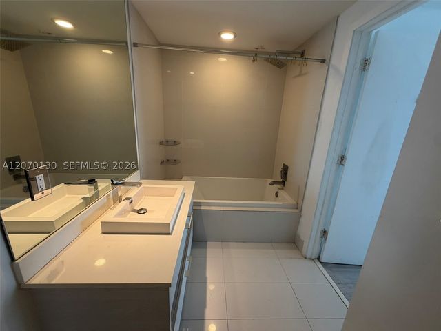 55 SW 9th St 2410, Miami, FL 33130