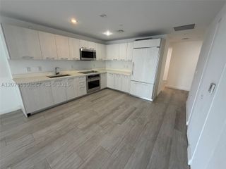 55 SW 9th St 2410, Miami, FL 33130