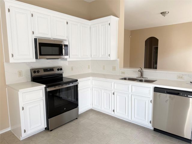 2107 Castle Gardens Lane, Katy, TX 77449