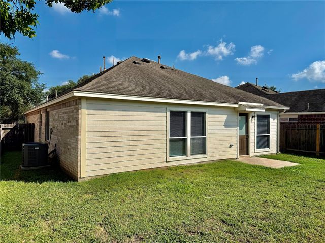 2107 Castle Gardens Lane, Katy, TX 77449