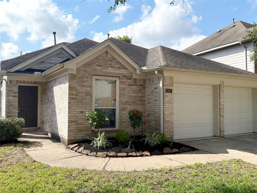 2107 Castle Gardens Lane, Katy, TX 77449