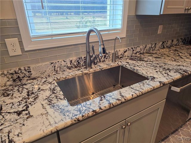 8921 Lake Road, Lenox, NY 13032