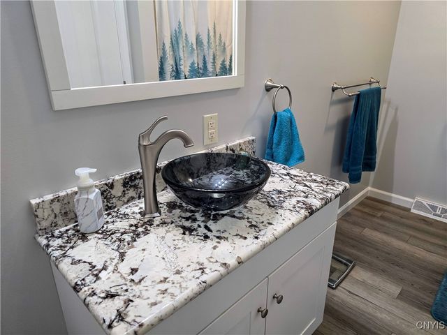 8921 Lake Road, Lenox, NY 13032