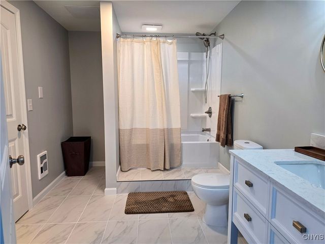 8921 Lake Road, Lenox, NY 13032