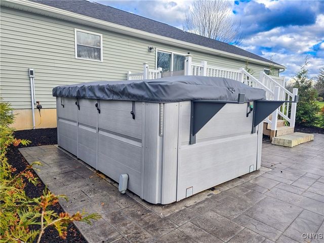 8921 Lake Road, Lenox, NY 13032