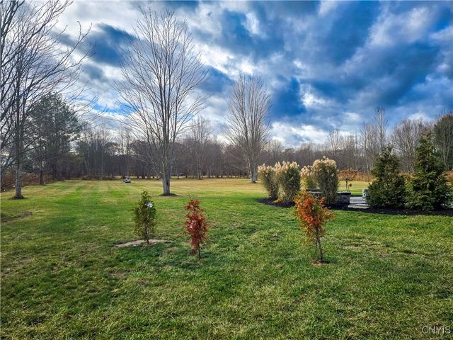 8921 Lake Road, Lenox, NY 13032