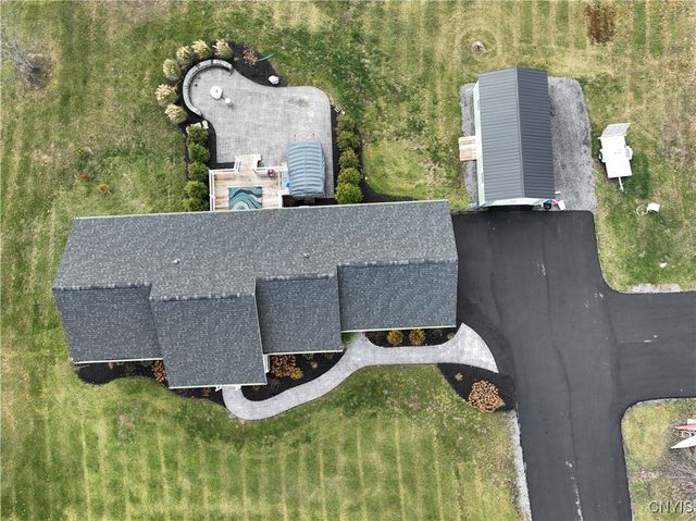 8921 Lake Road, Lenox, NY 13032