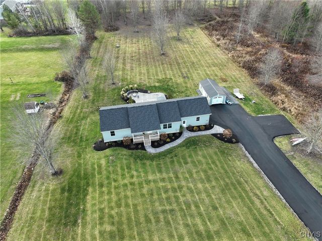 8921 Lake Road, Lenox, NY 13032