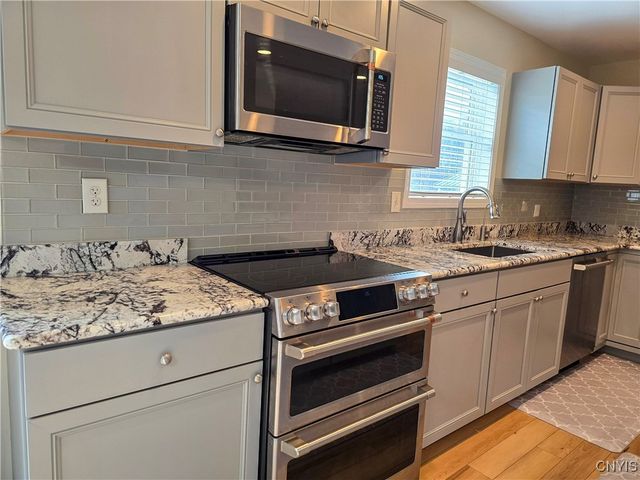 8921 Lake Road, Lenox, NY 13032