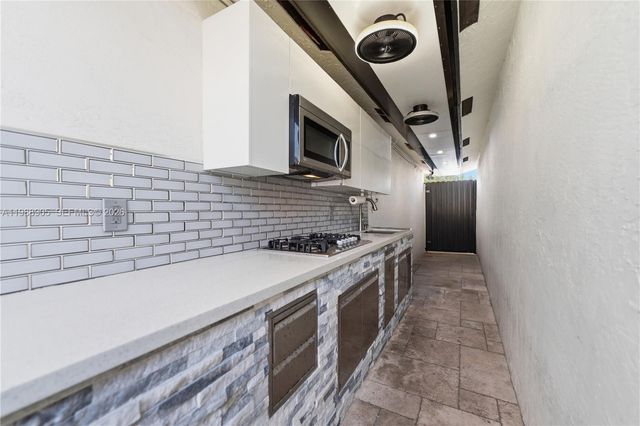 3355 W 68th St 170, Hialeah, FL 33018