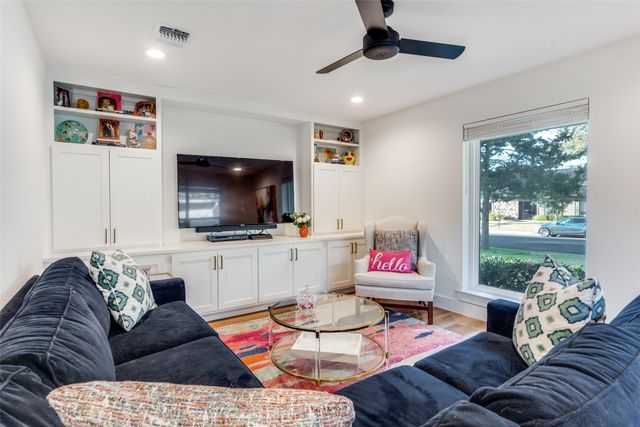 3740 Weeburn Drive, Dallas, TX 75229