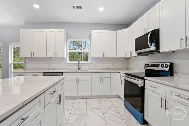 220 Skinner Avenue N, Pooler, GA 31322