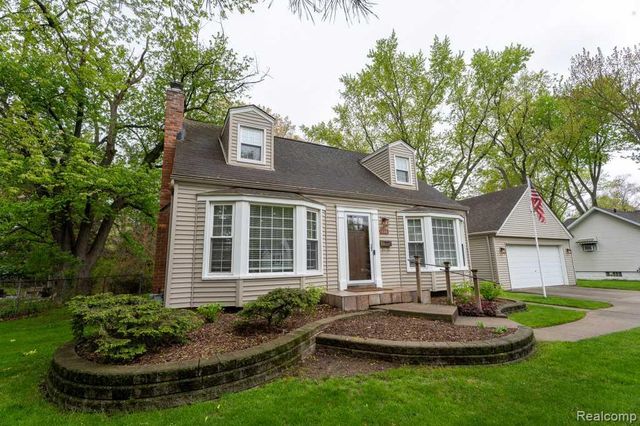 244 Gladwin Avenue, Clawson, MI 48017