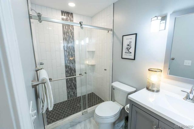 244 Gladwin Avenue, Clawson, MI 48017