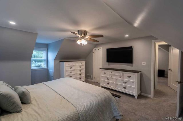 244 Gladwin Avenue, Clawson, MI 48017