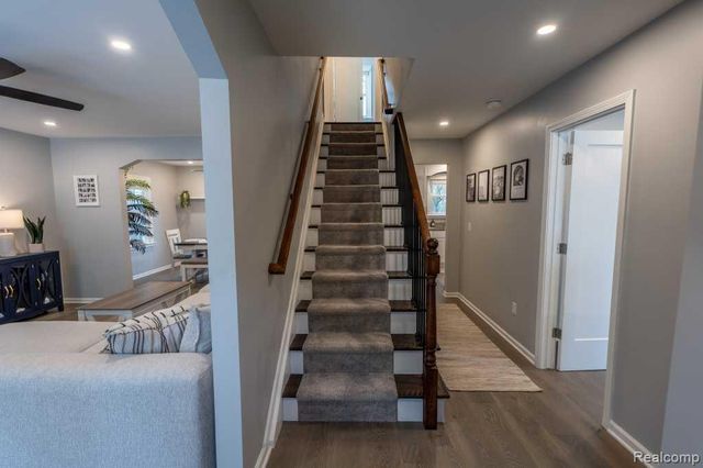 244 Gladwin Avenue, Clawson, MI 48017