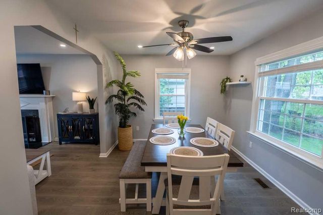 244 Gladwin Avenue, Clawson, MI 48017