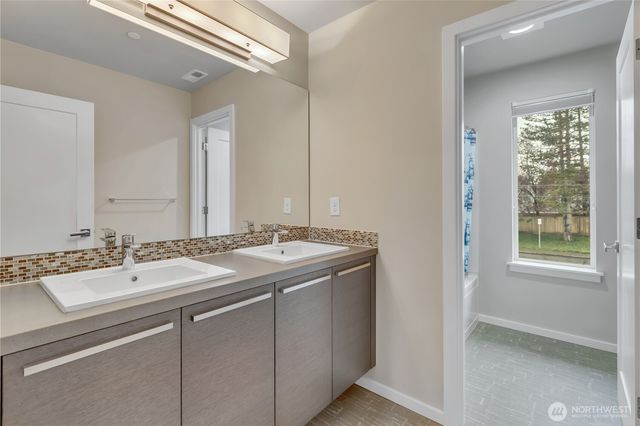 13211 SE 262nd Street, Kent, WA 98042