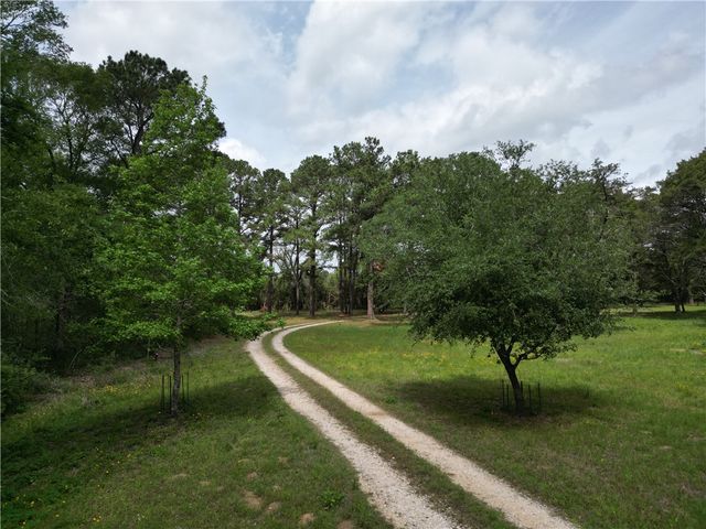 10314 County Road 417A, Navasota, TX 77868