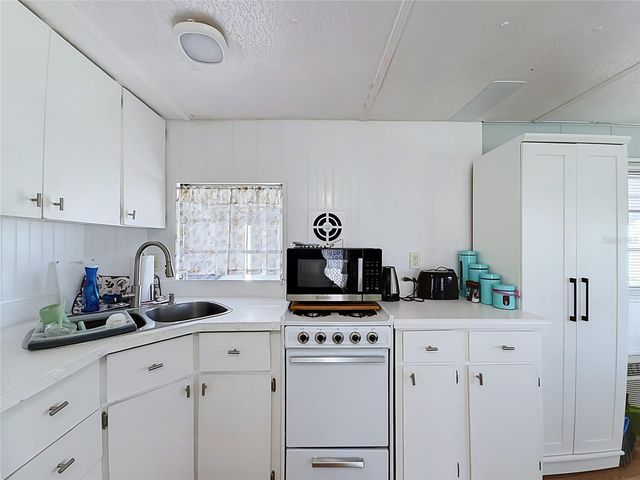 12674 SEMINOLE BOULEVARD M2, Largo, FL 33778