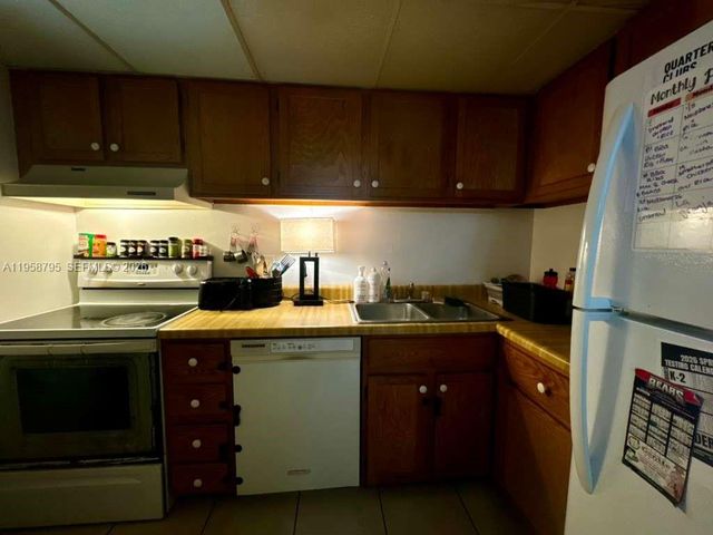 3720 Inverrary Dr 2S, Lauderhill, FL 33319