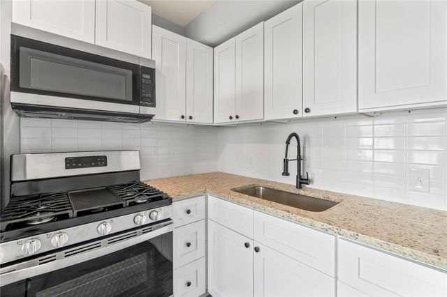 305 Roberts St Street 10, Houston, TX 77003