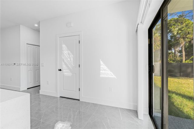 747 S Roma Ave, Lehigh Acres, FL 33974