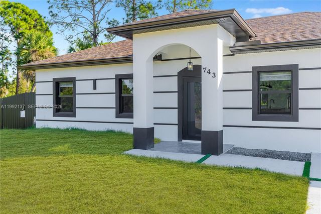 747 S Roma Ave, Lehigh Acres, FL 33974