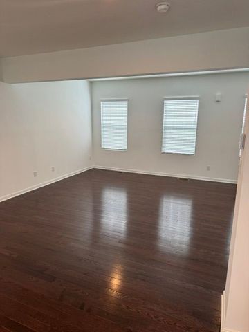221 Faulk Dr, Marshall, PA 15086