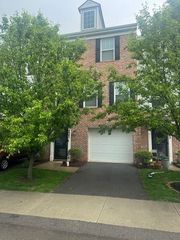 221 Faulk Dr, Marshall, PA 15086