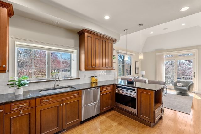 56 Summit Rd 5, Belmont, MA 02478