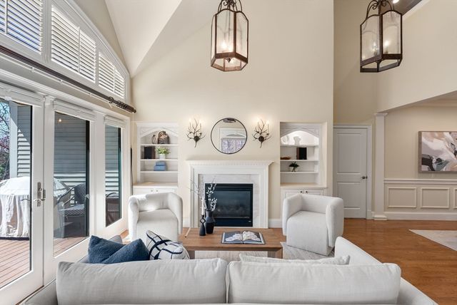 56 Summit Rd 5, Belmont, MA 02478