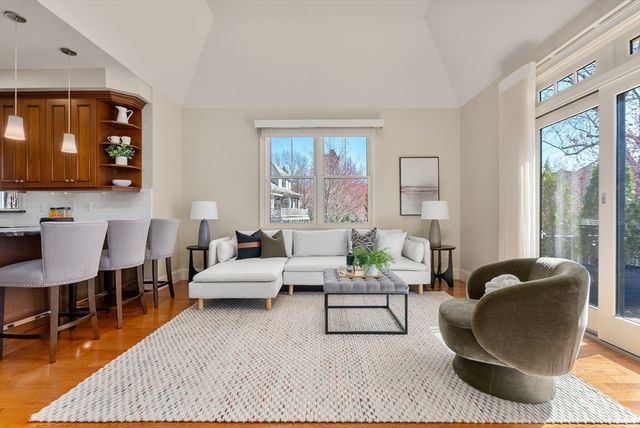 56 Summit Rd 5, Belmont, MA 02478