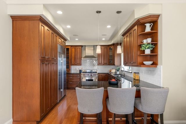 56 Summit Rd 5, Belmont, MA 02478