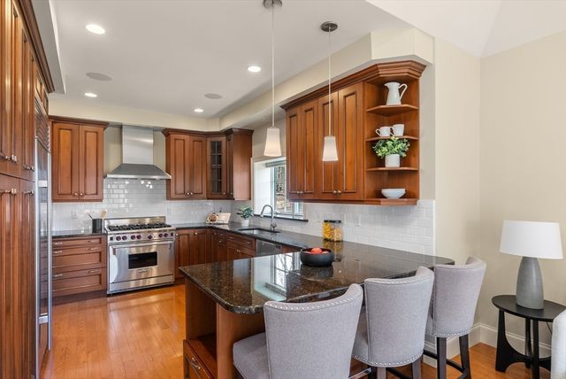 56 Summit Rd 5, Belmont, MA 02478