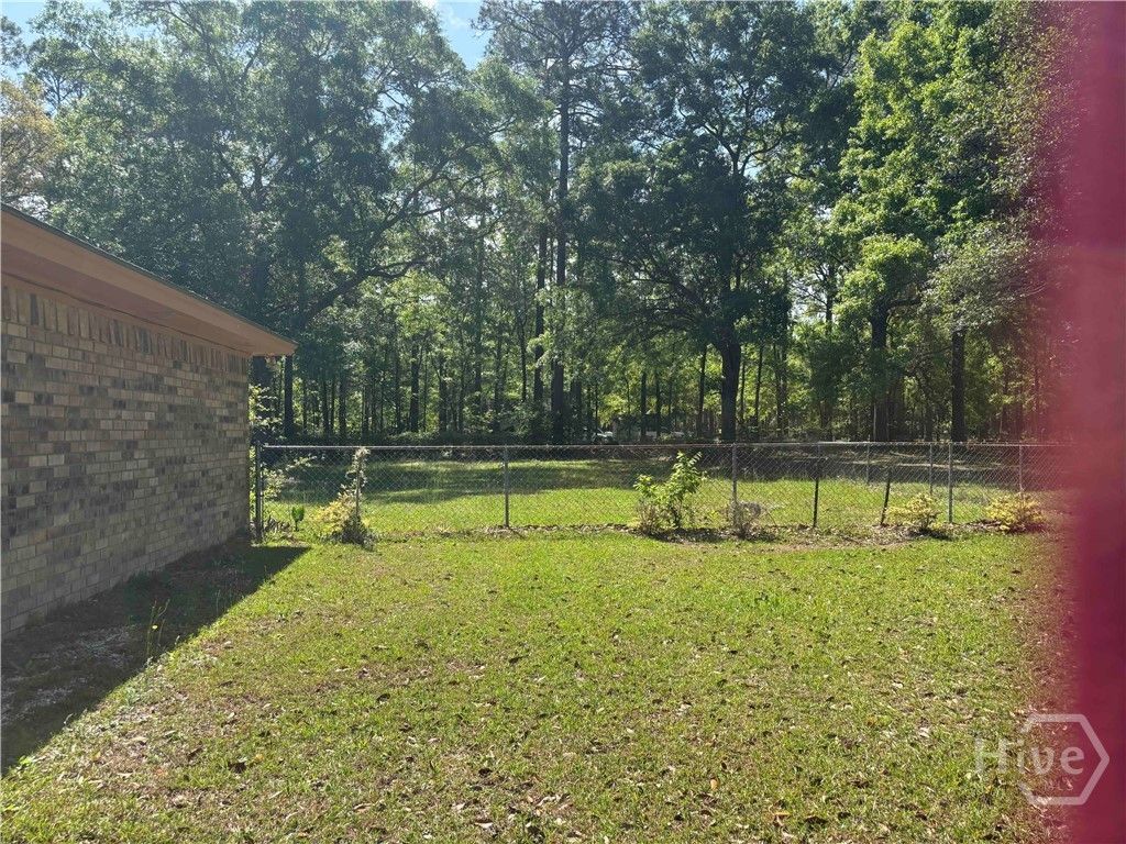 Image 2 of property listing at 5 brookfield Court, Rincon, GA 31326