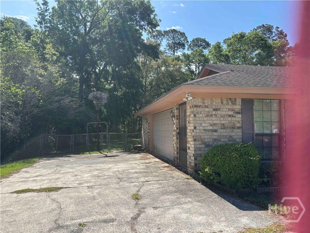 Image 3 of property listing at 5 brookfield Court, Rincon, GA 31326