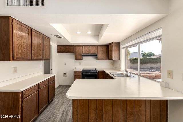 925 W MENDOZA Avenue, Mesa, AZ 85210