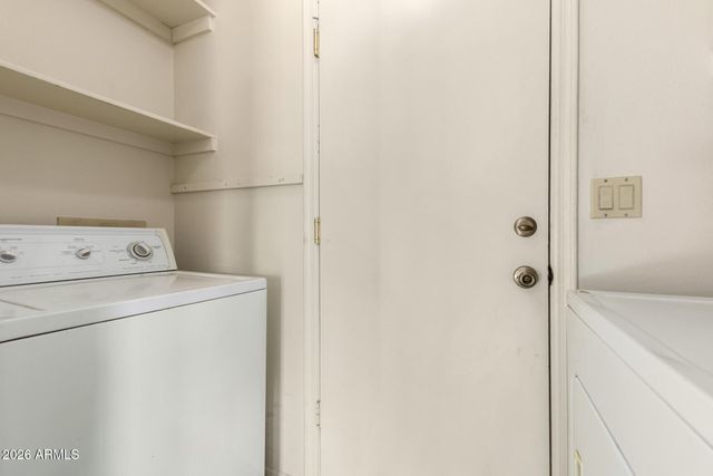 925 W MENDOZA Avenue, Mesa, AZ 85210