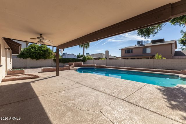 925 W MENDOZA Avenue, Mesa, AZ 85210