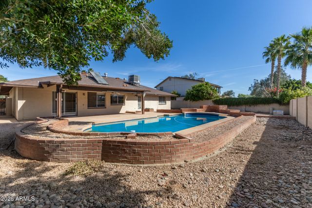 925 W MENDOZA Avenue, Mesa, AZ 85210