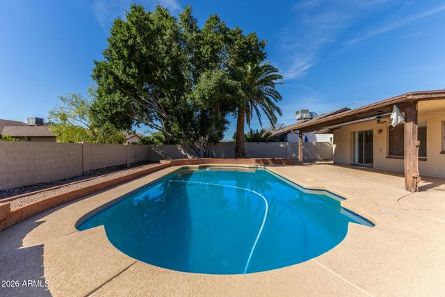 925 W MENDOZA Avenue, Mesa, AZ 85210