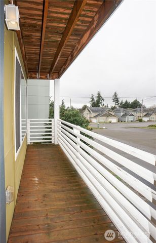 14948 6th Avenue S, Burien, WA 98168